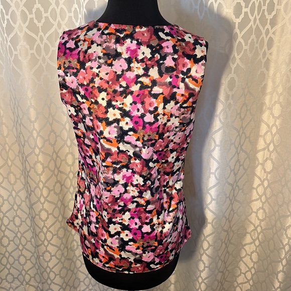 Banana Republic women’s sleeveless floral top size M with side zipper - Picture 5 of 9